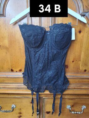 Goddess Lace Corset Bustier New Old Stock 34B